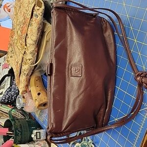 Anne Klein Brown Clutch w Adjust Strap. Vintage 1980s 13 x 7 x 2